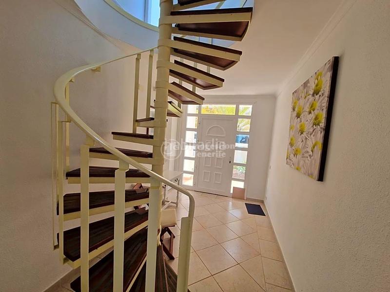 Foto 59d3a36e-f963-4c17-8e04-62abb8f725b0. Maison avec piscine dans Costa del Silencio Arona