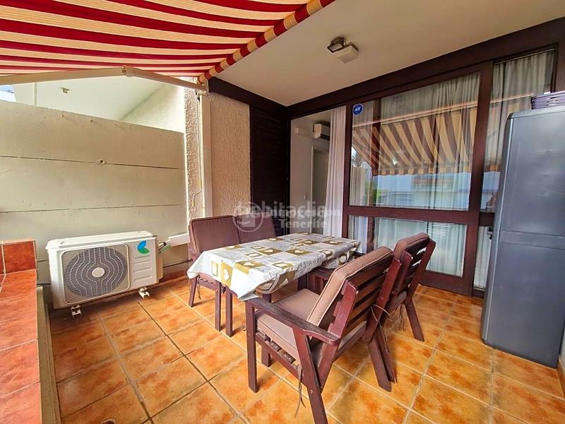 Foto 14040f1b-b92f-410a-b3de-218e48384511. Rent apartment with pool in Costa del Silencio Arona