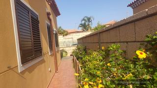 Casa  Labrusca. Se vende en parque la reina chalet de 3 dormitorios