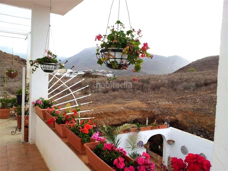 Foto 18acd4cd-727d-470d-b755-d5f25de312ab. Casa se vende en Buzanada chalet independiente de 3 plantas! en Arona