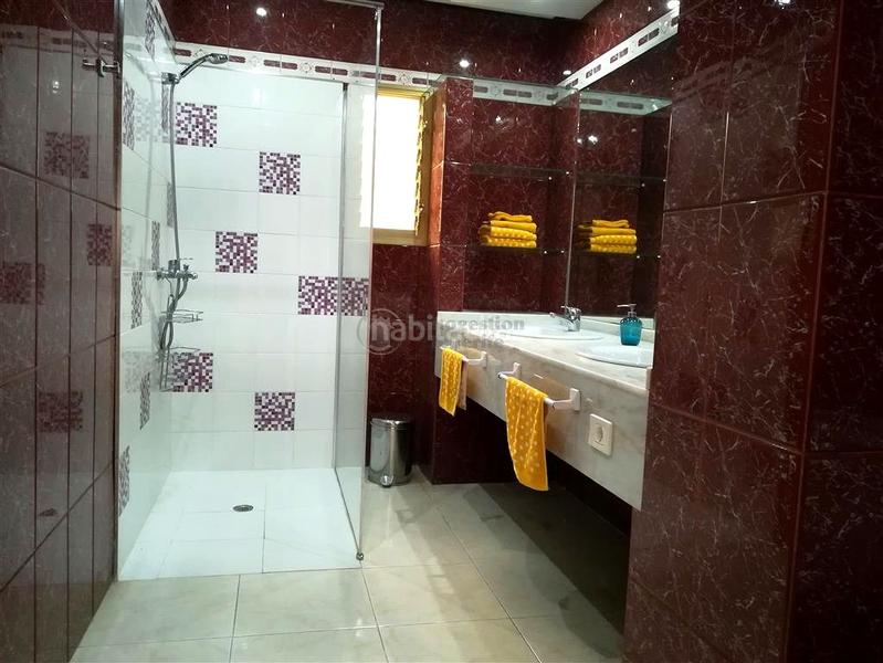 Foto 200ca6f9-c999-48ad-97fe-8693f33c5f34. Casa se vende en Buzanada chalet independiente de 3 plantas! en Arona