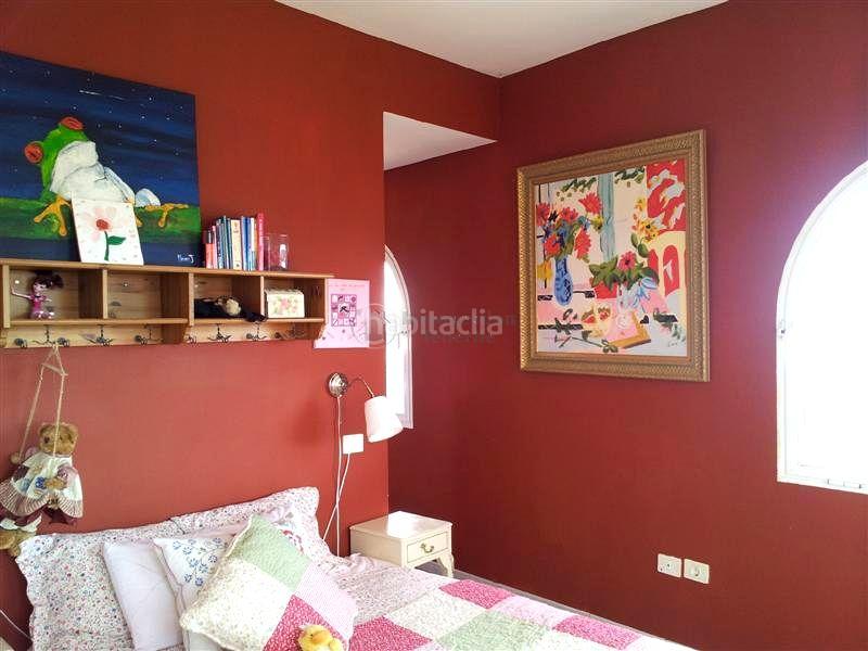 Foto 3f24916d-a265-443a-93b4-7b77df7fd77a. Casa se vende en Buzanada chalet independiente de 3 plantas! en Arona