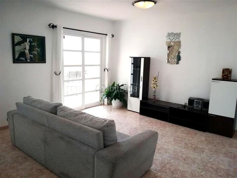 Foto 7af479f5-81e2-431c-bcf9-3f9ebd924c23. Casa se vende en Buzanada chalet independiente de 3 plantas! en Arona