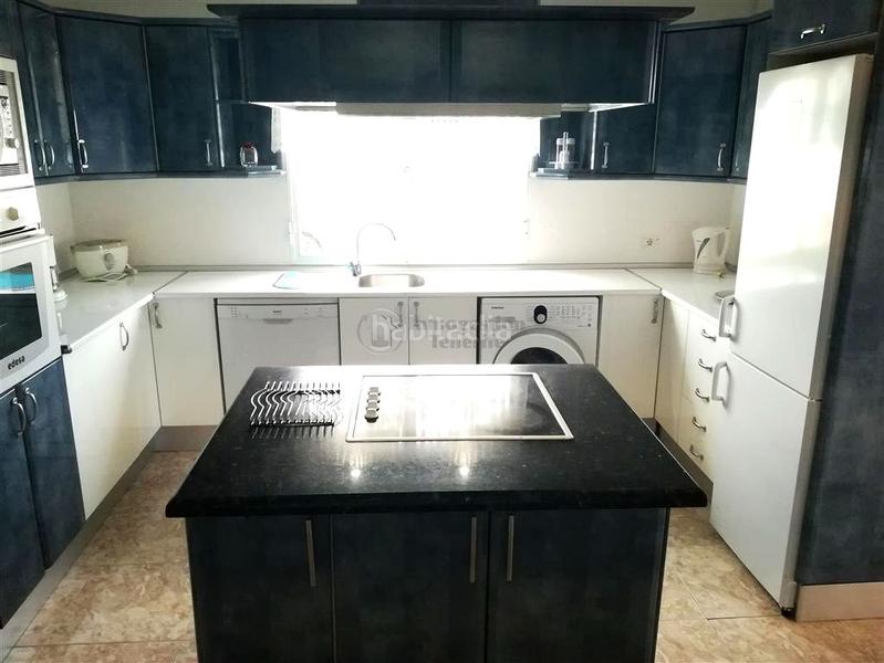 Foto af52f625-1aad-494a-932a-a8d2cf485021. Casa se vende en Buzanada chalet independiente de 3 plantas! en Arona