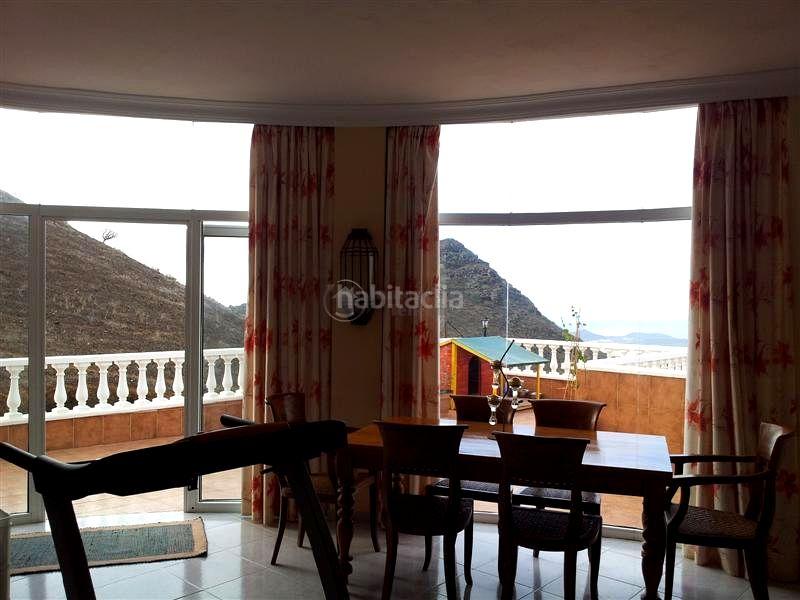 Foto b83cf20c-8338-4148-8abe-f563ebdb24ce. Casa se vende en Buzanada chalet independiente de 3 plantas! en Arona