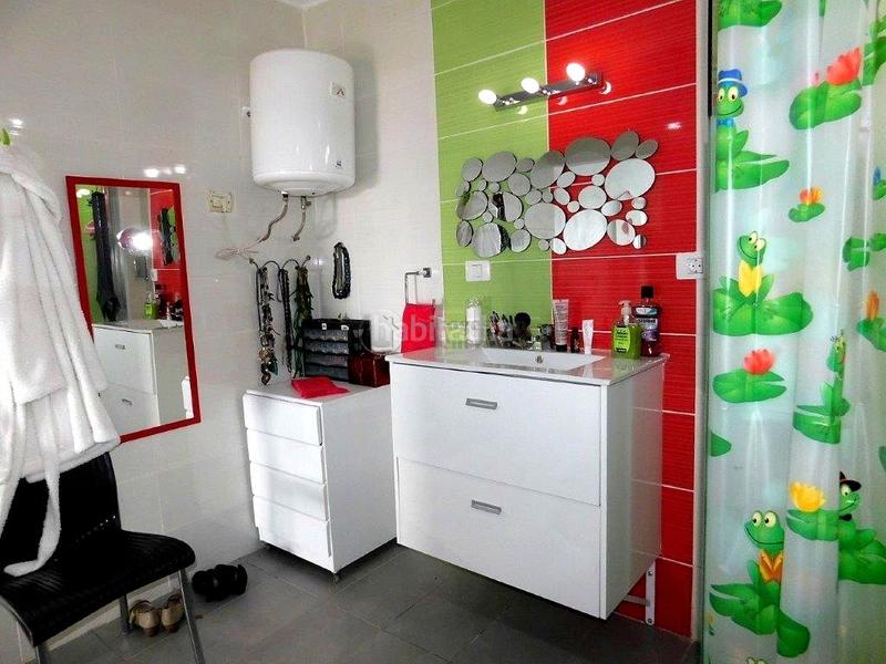 Foto d2ada0ed-5dc6-4d5f-945f-329f9829f495. Casa se vende en Buzanada chalet independiente de 3 plantas! en Arona