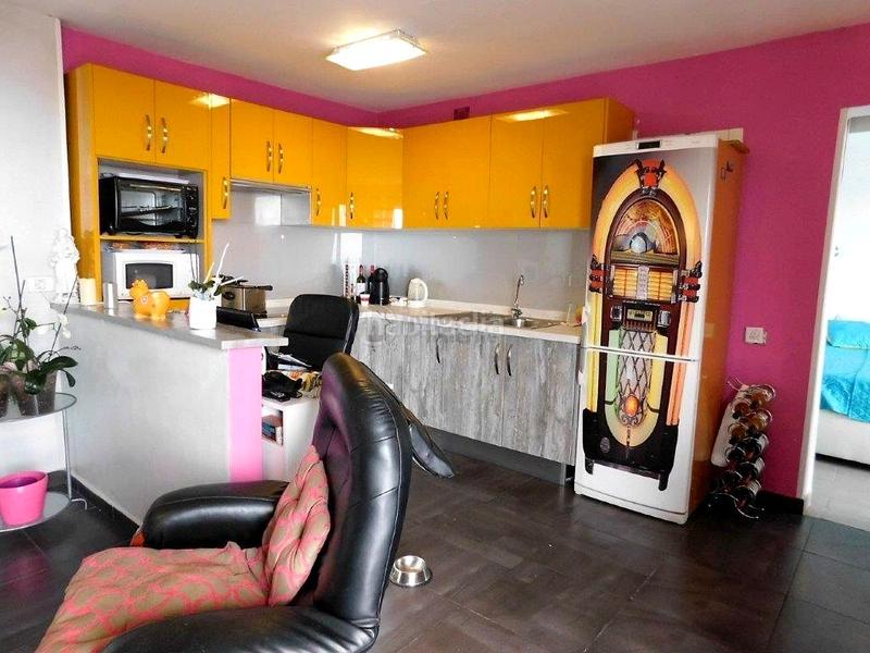 Foto de17f056-275f-4b12-b927-e4c370038958. Casa se vende en Buzanada chalet independiente de 3 plantas! en Arona