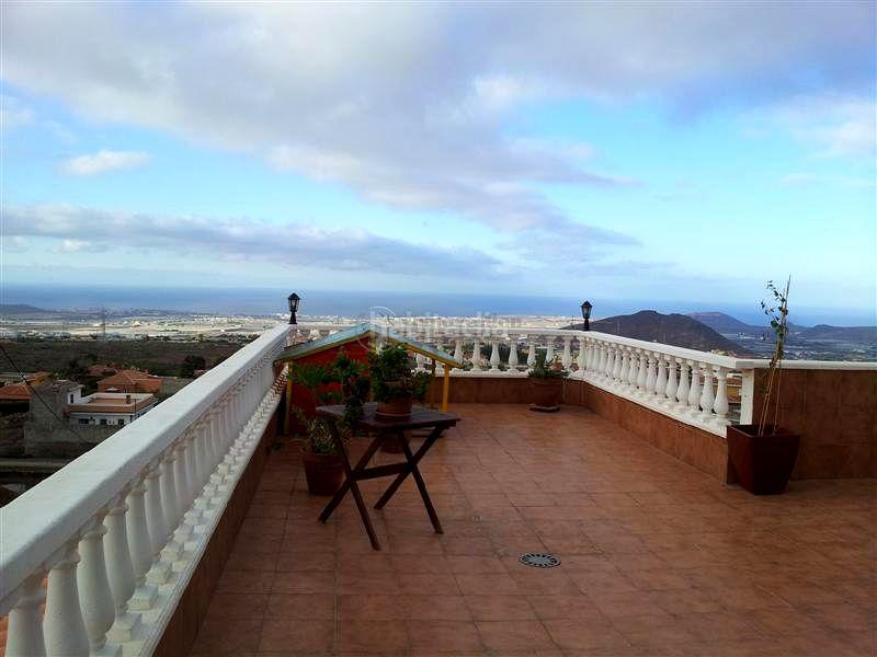 Foto e4ab4296-4d85-4c02-82f4-7781524fe306. Casa se vende en Buzanada chalet independiente de 3 plantas! en Arona