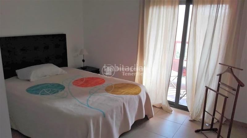 Foto e0fef5df-fbd5-4126-82a4-36388da26393. Lloguer apartament amb aparcament piscina a Palm - Mar Arona