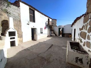 Masia a San Miguel. Se vende casa rústica con terreno en san miguel