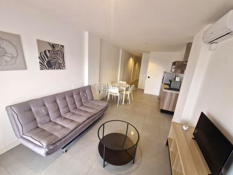 Foto 8ca3fe47-f384-43f9-a079-39e2553c8189. Estudi amb piscina a Los Cristianos Arona