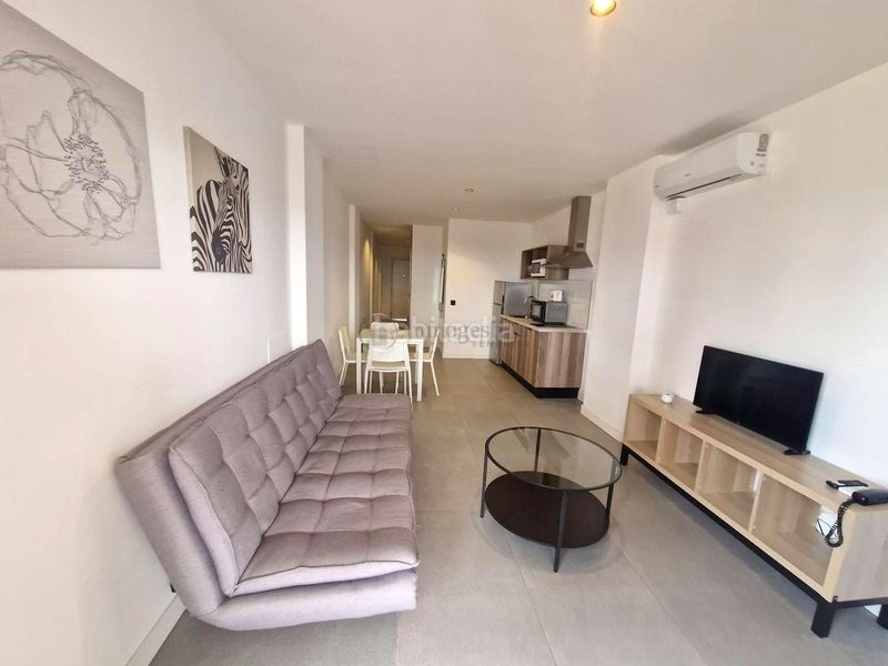 Foto bf2c1d24-abe2-4abc-86b9-fbc45051e49e. Estudi amb piscina a Los Cristianos Arona