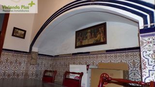 Casa pareada en El Pla de Sant Josep - L'Asil. Casa muy céntrica para reformar en duplex, loft con parking etc.