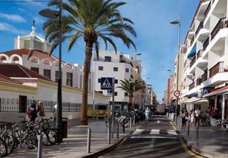 Lloguer Local Comercial a Los Cristianos. O2-estupendo local en los cristianos