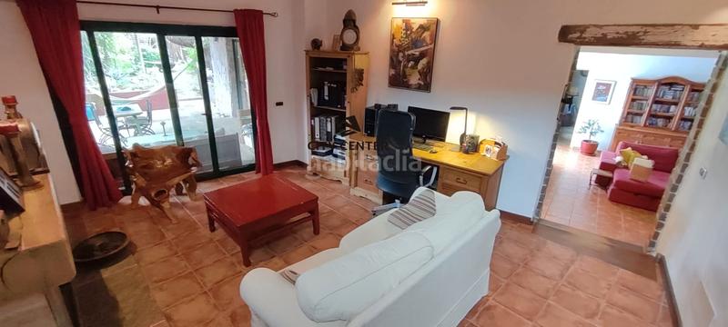Foto b00f3a8d-103e-4b20-aa6d-3f9f597fd8dd. Casa amb aparcament a Charco del Pino Granadilla de Abona