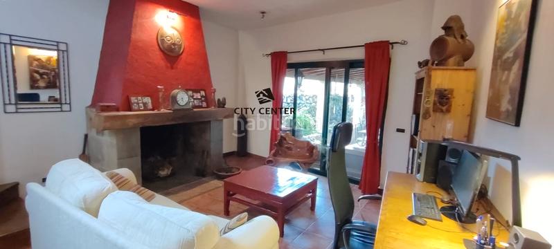 Foto f3e96f53-bbd0-4d56-a521-ae67bcc14e7e. Casa amb aparcament a Charco del Pino Granadilla de Abona