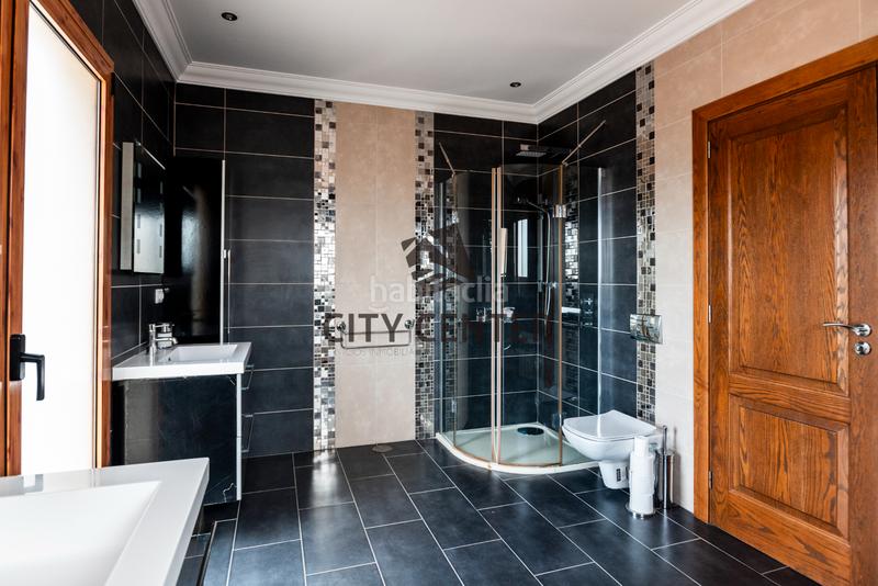 Foto 28352f5a-73a9-47e8-8b67-e09abbe8c197. Xalet amb aparcament piscina a La Caleta Adeje