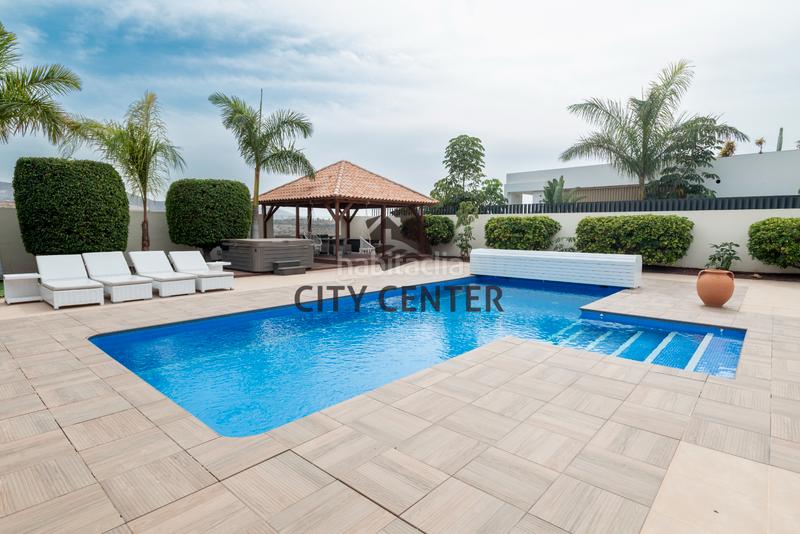 Foto 4acacbdd-a435-4ae4-a0e4-293b8d9d184d. Xalet amb aparcament piscina a La Caleta Adeje