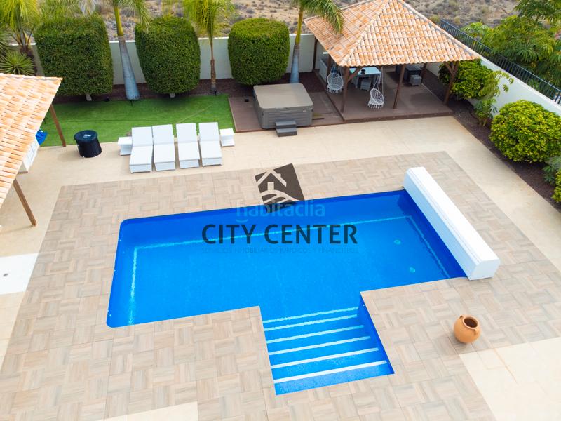 Foto 6652e080-3ccd-45d5-a32a-8b5f5f0f98fc. Xalet amb aparcament piscina a La Caleta Adeje