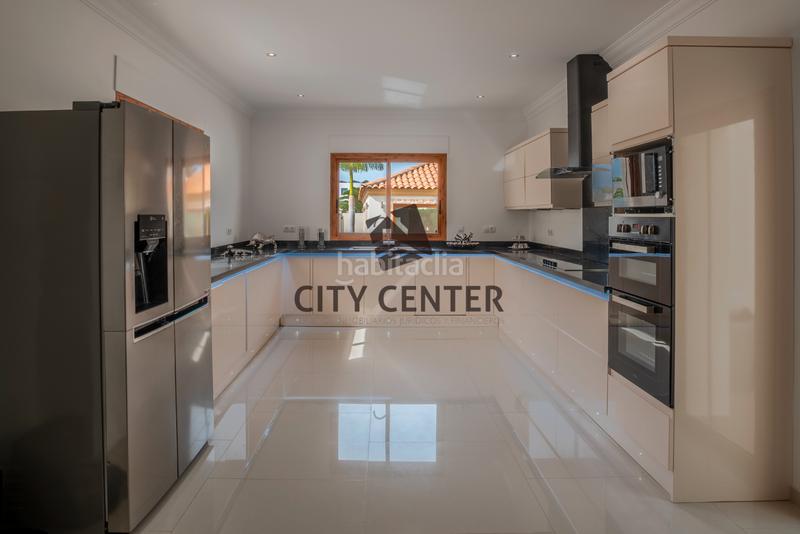 Foto 892e9813-b5b7-4fca-aa46-b5c061be9374. Xalet amb aparcament piscina a La Caleta Adeje