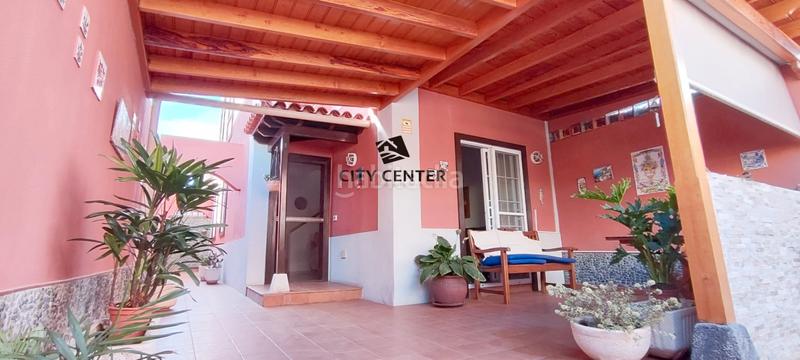 Foto 4812beae-396b-402f-a015-d9463d9eff4d. Casa adosada en Las Rosas Arona