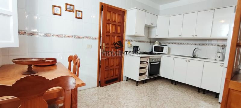 Foto aff0f941-dfab-49d4-b8f8-6d6417ca51da. Casa adossada amb aparcament a Las Rosas Arona