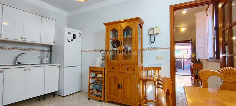 Foto f8f7b67b-6901-4dd4-8614-ae99dfca9f52. Casa adossada amb aparcament a Las Rosas Arona