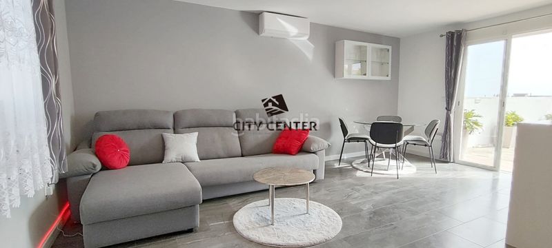 Foto 0f0709a8-3804-4c42-b3a8-a402fd41120d. Xalet amb aparcament a Arico