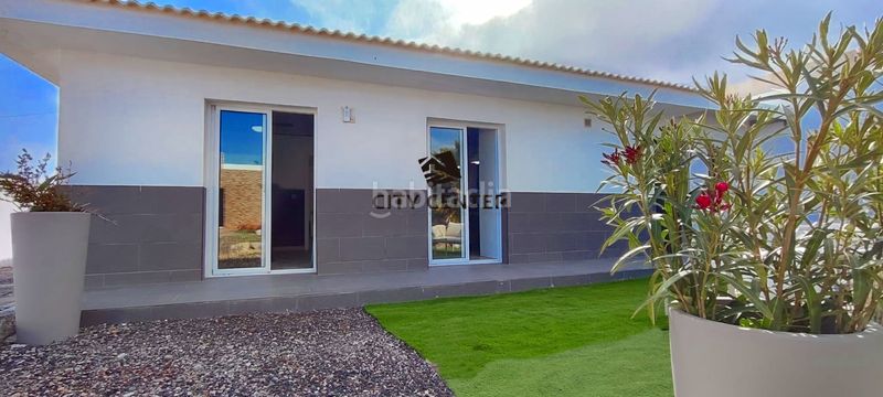 Foto 3f2385c4-7ab4-40fa-a105-99748b7a93c3. Xalet amb aparcament a Arico