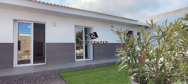 Foto 814f3264-f8de-457b-bb81-296f0766f821. Xalet amb aparcament a Arico