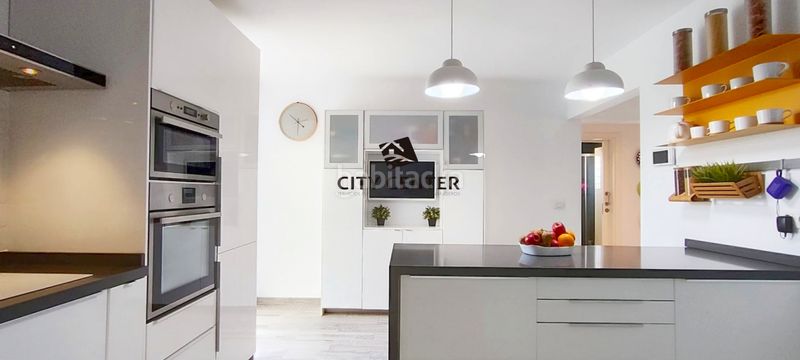 Foto ab9a11e7-fe51-4dfa-86e9-29884bec48ed. Xalet amb aparcament a Arico