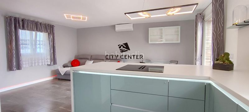 Foto dcddee1e-44bb-40fb-b2b8-c62a9a885c01. Xalet amb aparcament a Arico