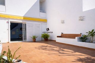 Casa adossada a Los Abrigos. Estupendo adosado en la tejita
