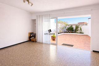 Casa adossada a Los Abrigos. Adosado en la tejita – frente a montaña roja