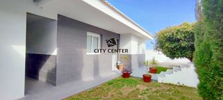 Chalet in Arico. Se vende chalet independiente en abades