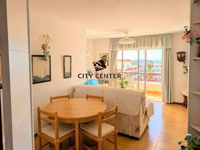 Foto 97b4008c-b522-431c-9a6d-4c3fd979f5e5. Apartament amb aparcament a Playa de las Américas Arona