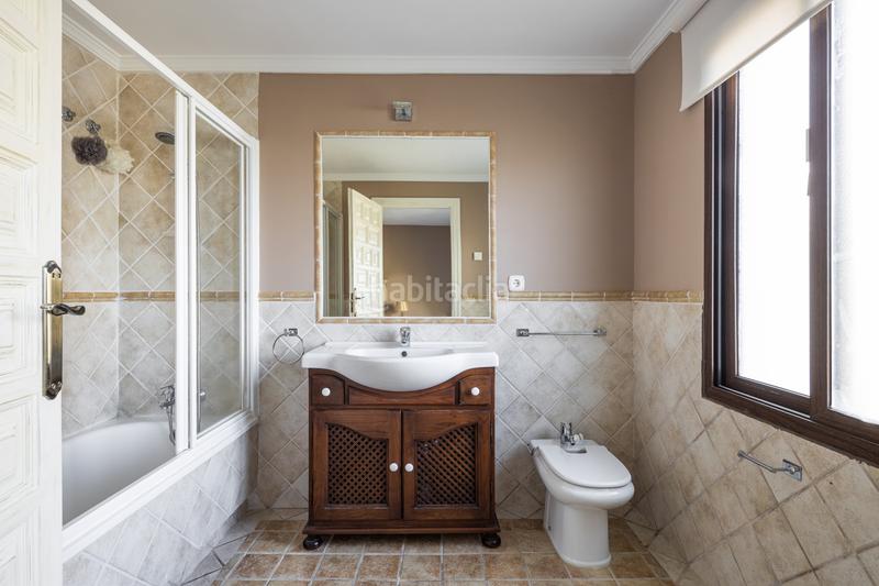Foto e43d92d6-7f33-4b65-a3ab-360ca204bba1. Casa encantadora villa con vistas panorámicas en El Paraíso alto, en Benahavís