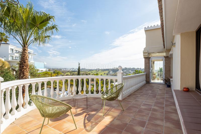 Foto e8699feb-d6c1-46e7-99fa-6805c7b97b68. Casa encantadora villa con vistas panorámicas en El Paraíso alto, en Benahavís