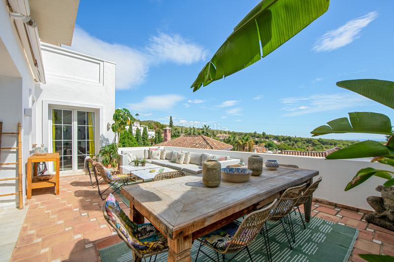 Foto 7bd32433-f0f1-4ec9-bc52-feee38ee8762. Casa pareada casa familiar con vistas panorámicas hill club en Marbella