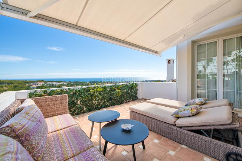 Foto 81b6d17a-3fe4-4d0e-89fd-4dc074601346. Casa pareada casa familiar con vistas panorámicas hill club en Marbella