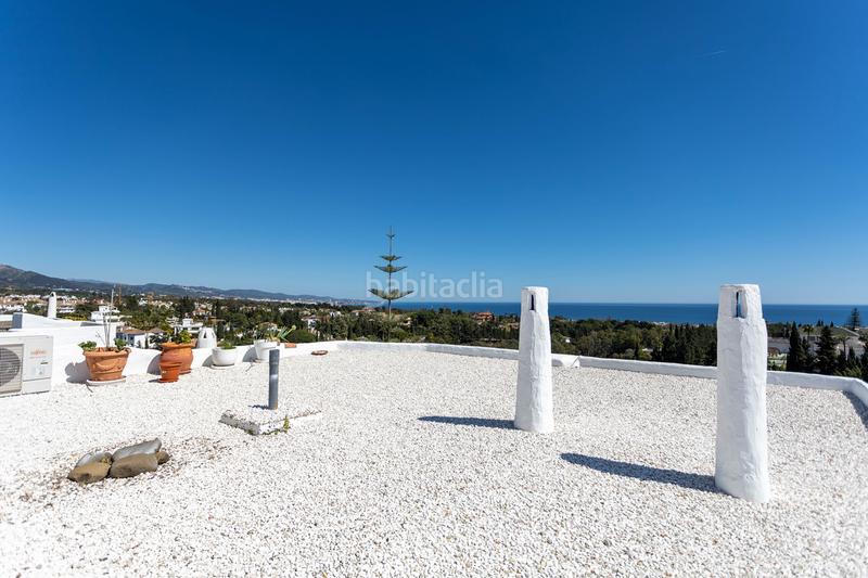 Foto 29ed0895-09c3-41af-91bd-6f0c89f0d203. Ático  con vistas panorámicas al mar y a la montaña, coto real, milla de oro en Marbella