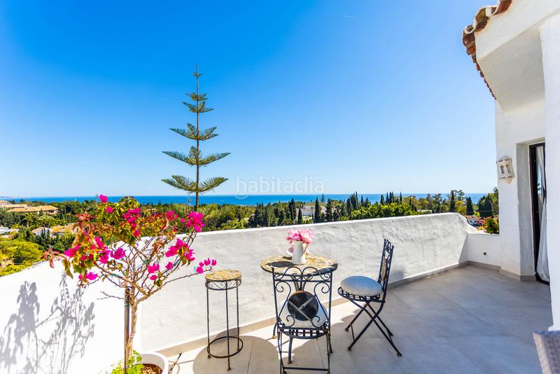 Foto 777b824a-0f08-4dbb-9df5-a84c96864ce3. Ático  con vistas panorámicas al mar y a la montaña, coto real, milla de oro en Marbella