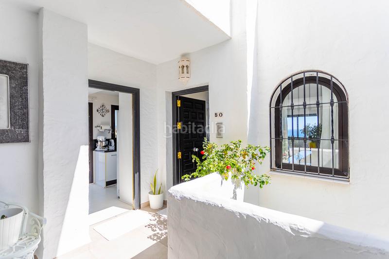 Foto c6014cb6-c7bb-4b35-a580-b97df8687fda. Ático  con vistas panorámicas al mar y a la montaña, coto real, milla de oro en Marbella