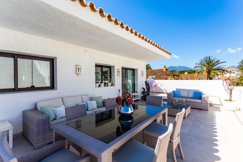 Foto cff373ca-ad27-4985-9e90-2d29b7c08a1c. Ático  con vistas panorámicas al mar y a la montaña, coto real, milla de oro en Marbella
