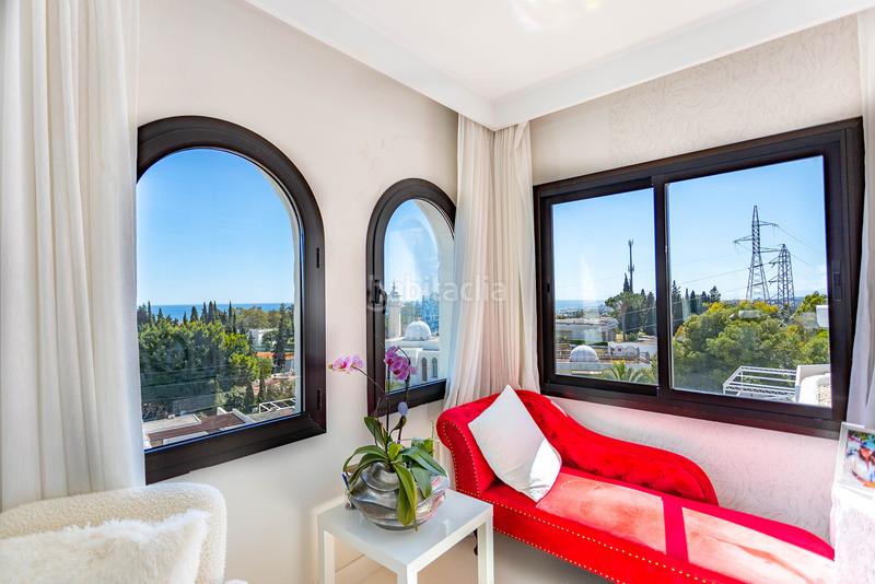 Foto db0e3854-35dd-4333-8e2b-99f854218f64. Ático  con vistas panorámicas al mar y a la montaña, coto real, milla de oro en Marbella