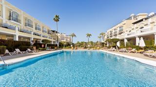 Apartament a Aloha. Ático renovado en aloha gardens  solárium  inversión para alquil
