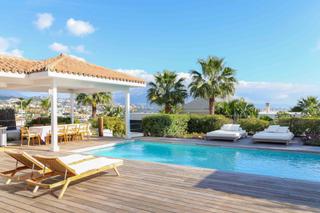 Haus in La Alquería. Villa moderna con vistas a la montaña en la alquería, benahavís