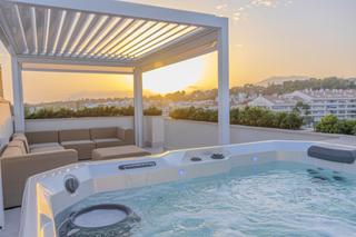 Lloguer Apartament a Playa Bajadilla - Puertos. Lujoso apartamento de 2 dormitorios, alquiler vacacional, hotel