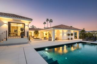 Casa a Nueva Andalucía centro. Villa los limoneros  lujo moderno en las brisas golf, nueva anda