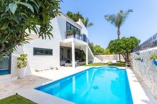 Casa en Paraiso - Barronal. Villa moderna de tres niveles en el paraiso barronal, marbella